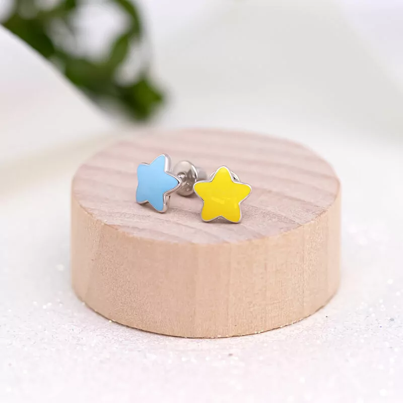 Earring Star with yellow enamel photo