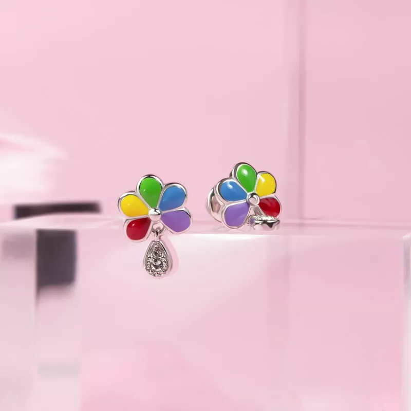 Сережки-пуссеты Ромашка цветная с разноцветной эмалью и подвесками с фианитами фото