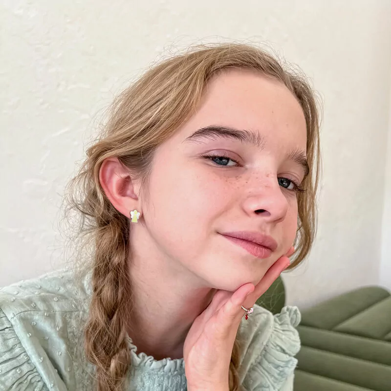 Сережки Янголятко з жовтою та білою емаллю фото