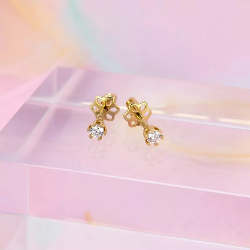 Golden earrings Ray with diamonds photo